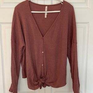 ARITZIA - the group Babaton waffle tie front button up